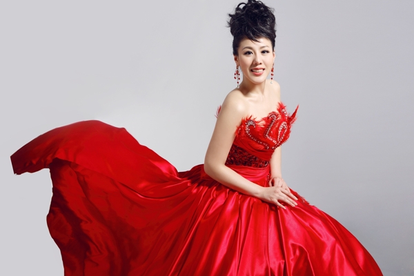 穿禮服的美女圖片