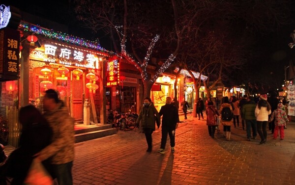 古巷夜景图片