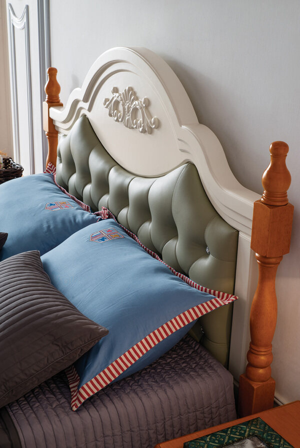 室内卧室欧式奢华简洁床头设计效果图