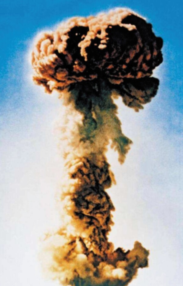 蘑菇云核弹爆炸