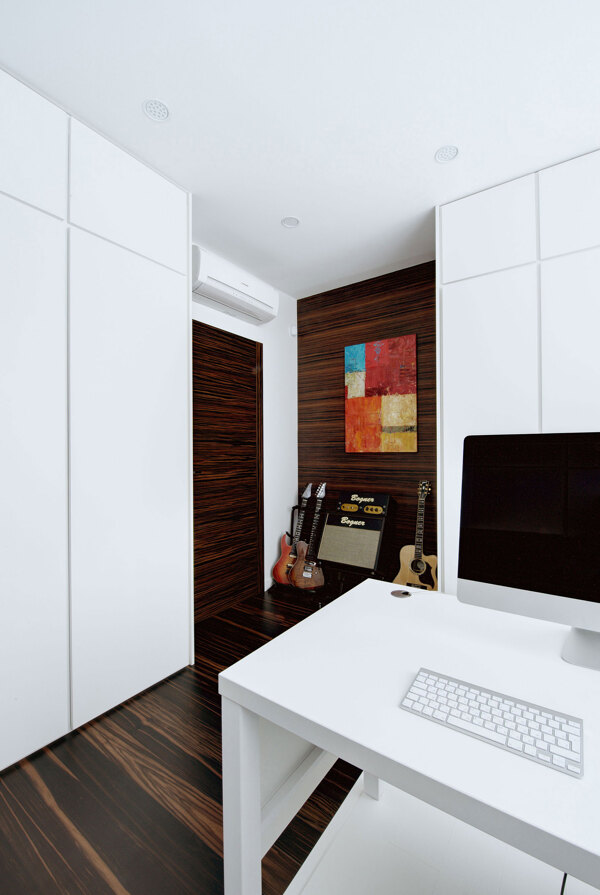 现代简约客厅白色亮面桌子室内装修效果图