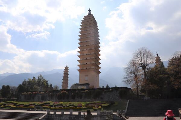 大理三圣塔