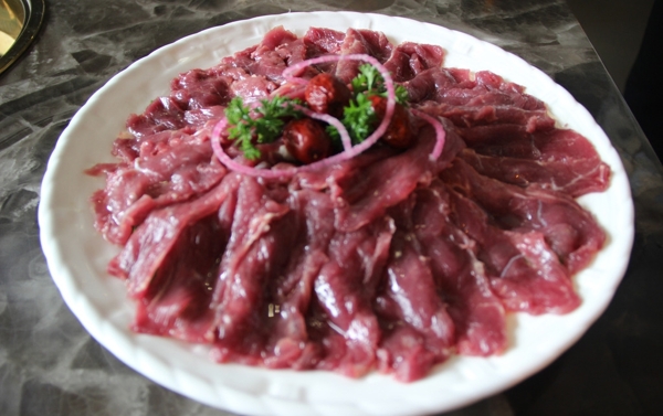 牛肉片火鍋擺盤