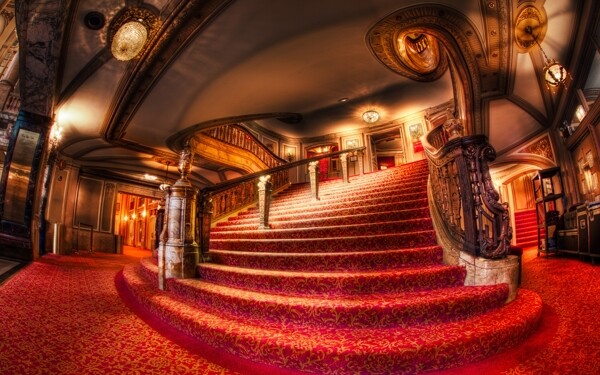 富丽堂皇的欧式地毯楼梯图片