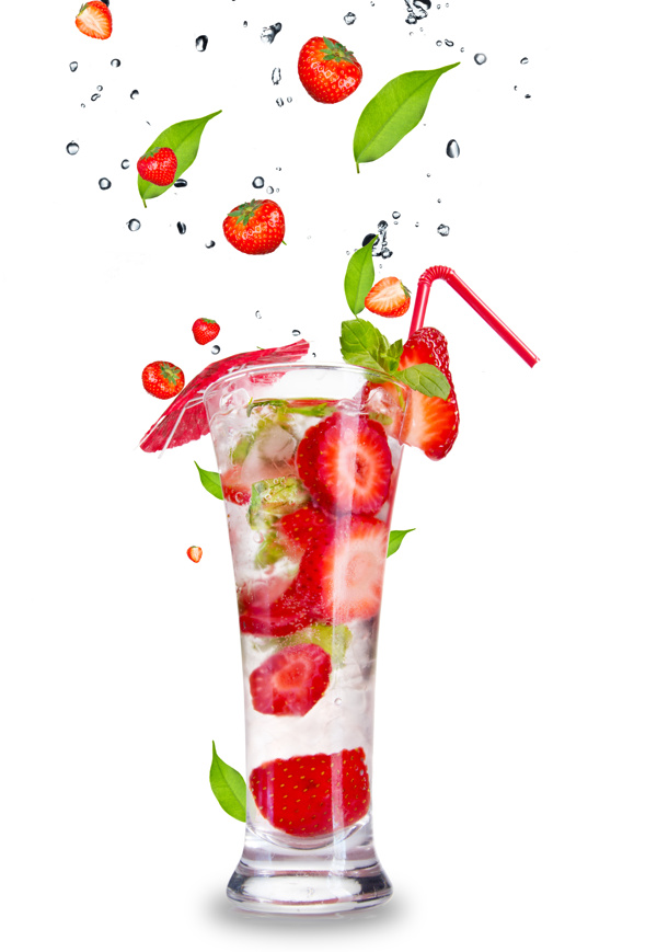 杯子和草莓西红柿图片