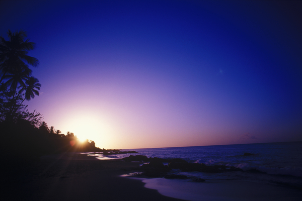 海边落日黄昏景象图片
