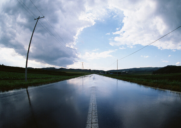 雨后路面圖片