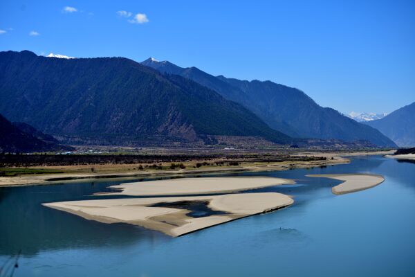雅鲁藏布江风景