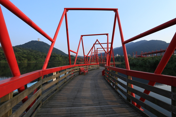 铁架桥图片