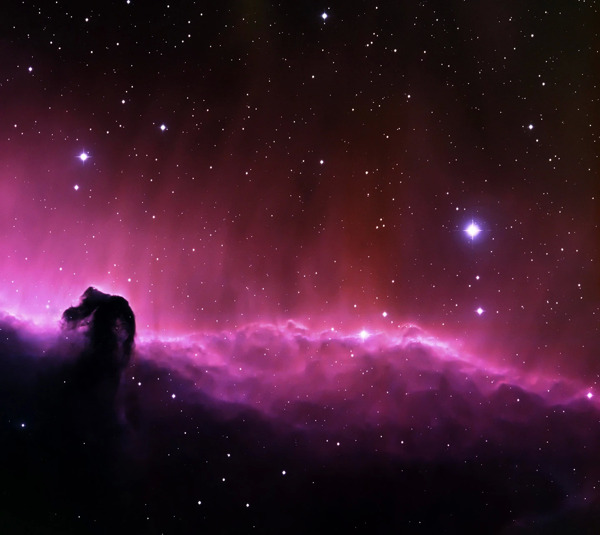夢幻般的紫色星空