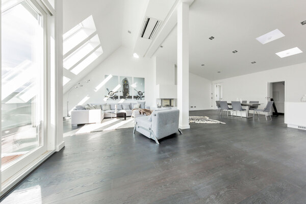 现代极简客厅浅灰色亮面地板室内装修效果图