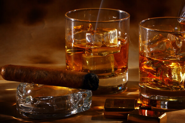 雪茄与威士忌图片