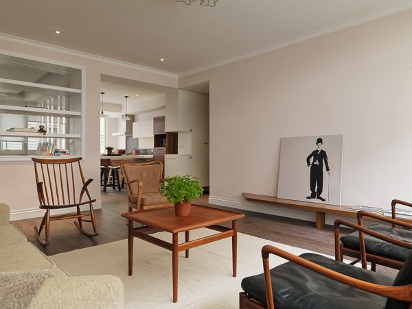现代清新温暖客厅木制茶几室内装修效果图