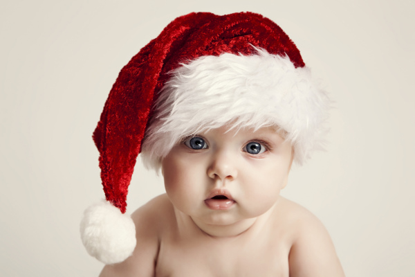 戴着圣诞帽可爱的婴儿图片