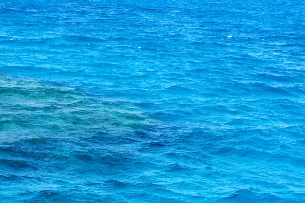 蓝色的大海图片
