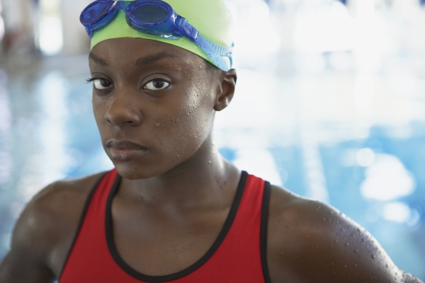 黑人游泳运动员图片