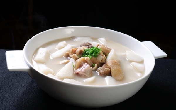 菜山藥燉豬蹄