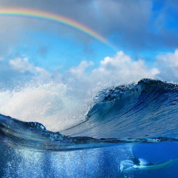 巨浪与彩虹图片