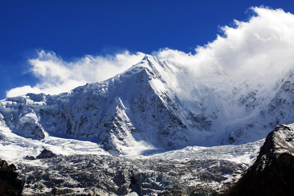 米堆冰川雪藏深山的精灵图片