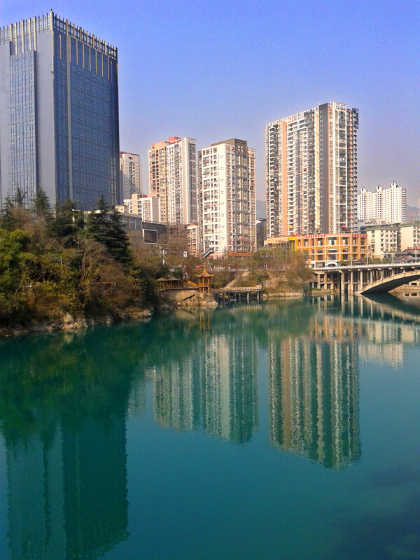 锦江河畔看铜仁图片