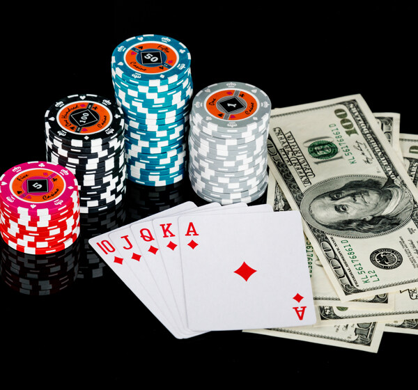 扑克赌博与筹码图片