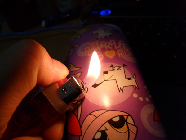 為狗狗點(diǎn)煙