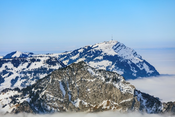 瑞士冬天雪山风景