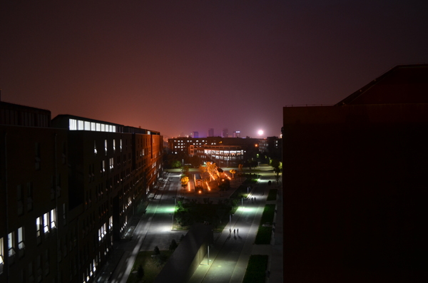 校園夜景圖片