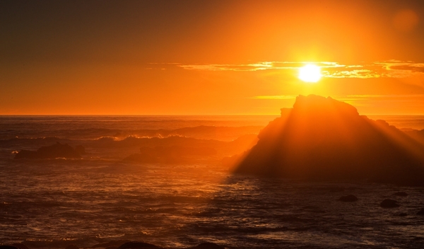 夕陽紅霞海浪