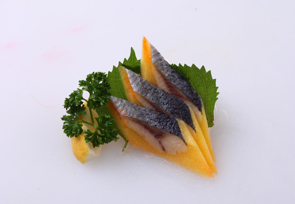 刺身黄希鲮鱼图片