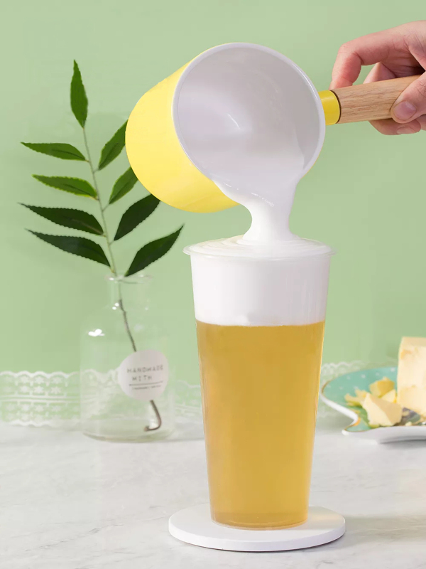 清新爽口創(chuàng)意奶蓋果茶果汁飲料
