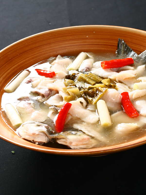 水煮魚片清湯美食攝影圖