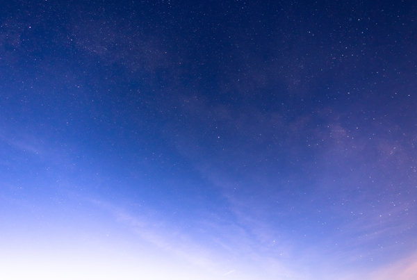 靜謐浪漫的藍(lán)色天空點(diǎn)點(diǎn)星光