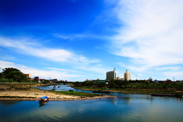 东兴对岸的越南芒街图片