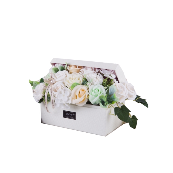情人节送的白玫瑰礼盒