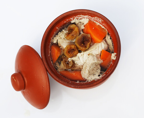 鸡肉红萝卜炖汤传统美食餐饮