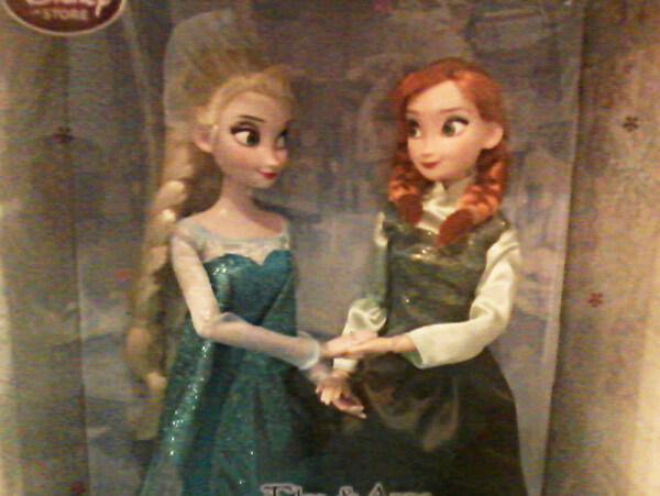 冷冻娃娃埃尔莎和安