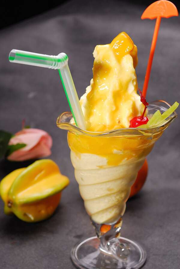 芒果酸奶沙冰图片