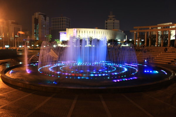 龙城广场的喷泉