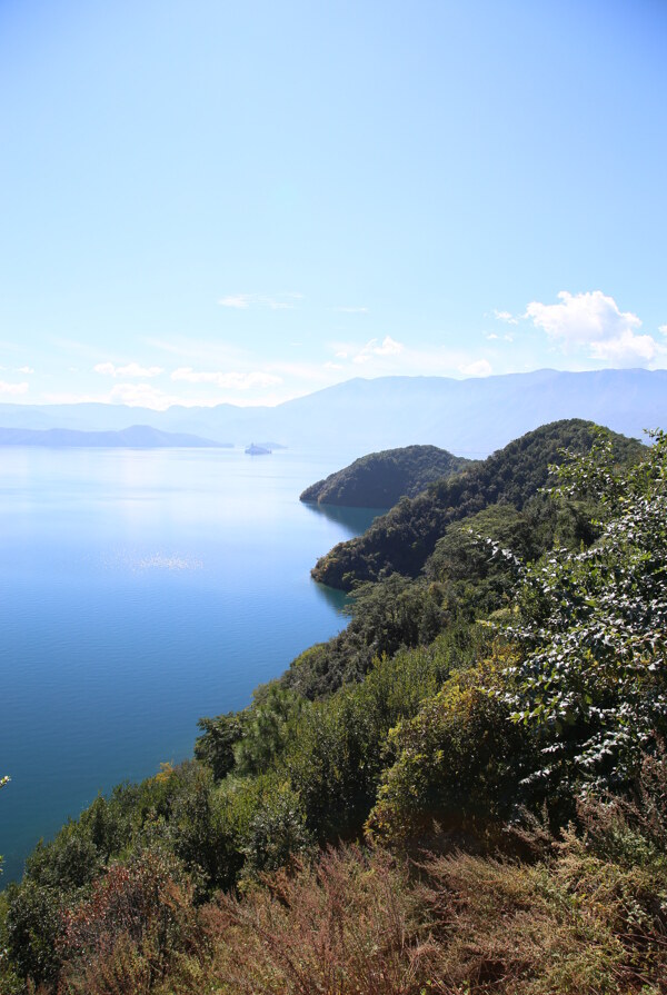 泸沽湖山