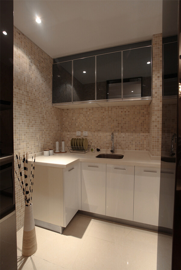 简约风室内设计格子瓷砖厨房效果图