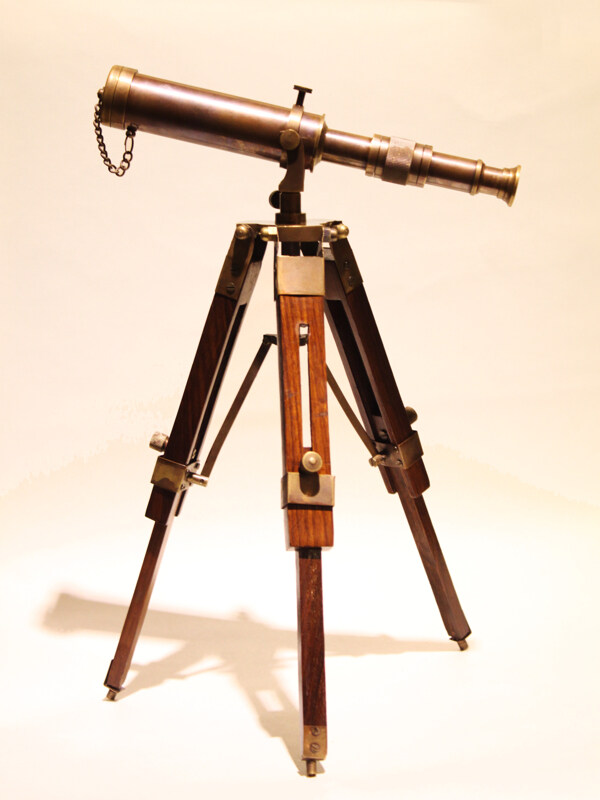 金属复古怀旧铜望远镜图片