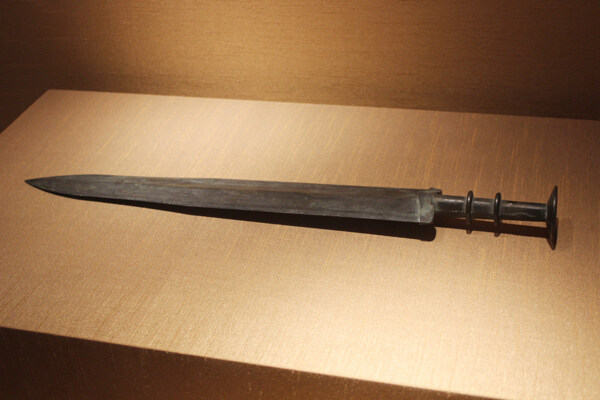 古董青铜剑图片
