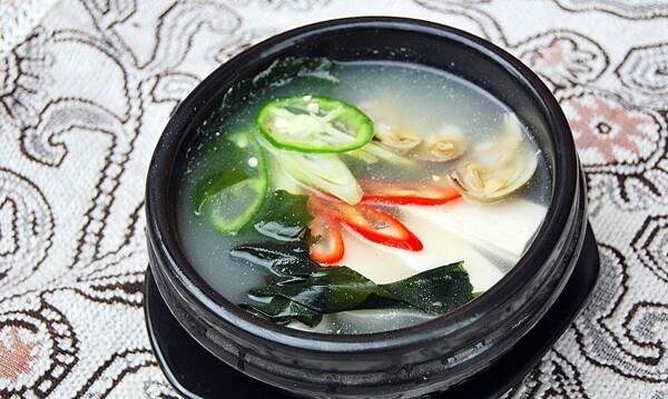 日韩料理海带豆腐汤图片
