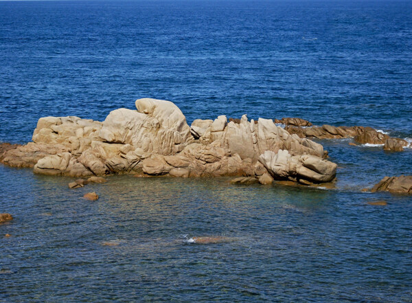 海岸岩石图片