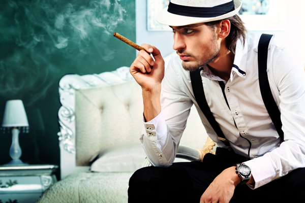 在抽烟的男人图片