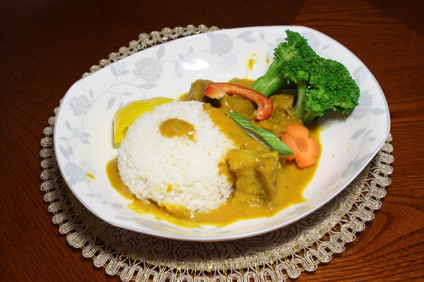 咖喱牛腩饭图片