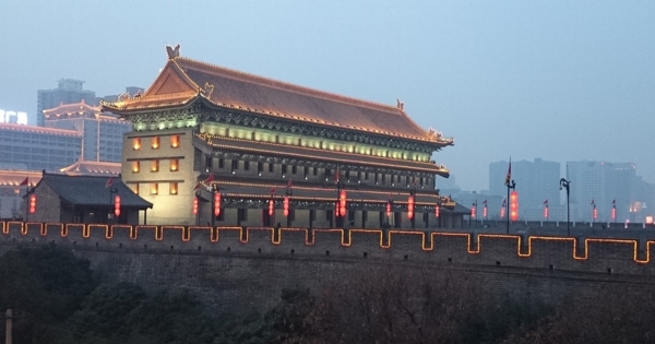 西安城门夜景图片