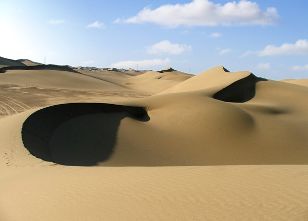 腾格里沙漠图片
