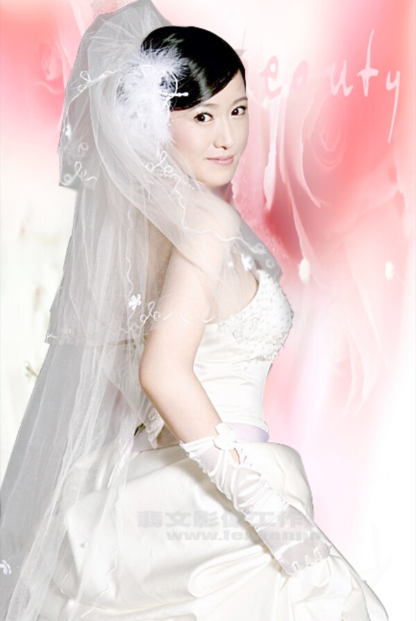 粉白色浪漫婚纱图片